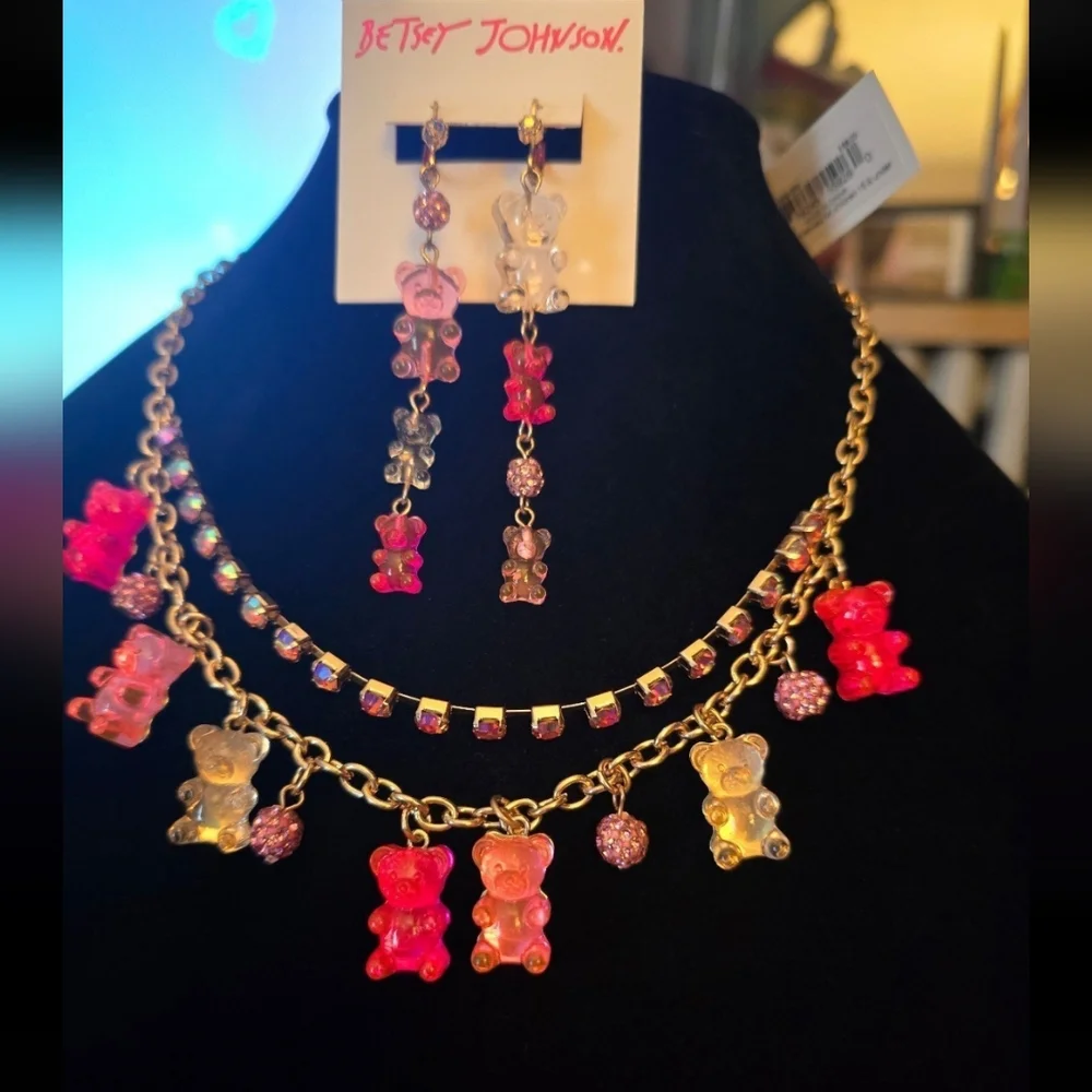 Betsey Johnson Pink Gummy Bear Necklace and earring set! NWT! - Picture 10 of 12